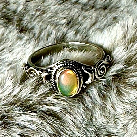 Handmade Ethiopian Welo Opal Sterling Silver Ring Sz 7 - 7.5 - Picture 2 of 6